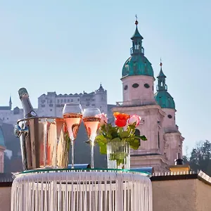 Small Luxury Goldgasse **** Salzburgo